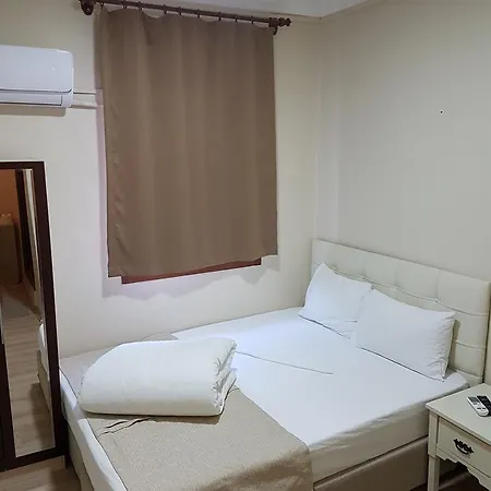 מלון Agora Park *