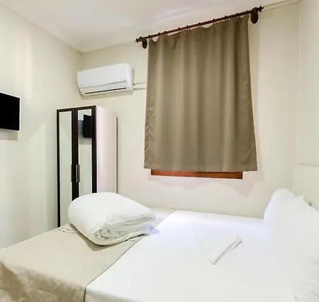 מלון Agora Park *