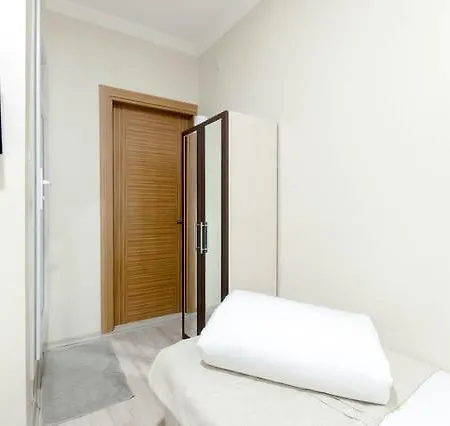 מלון Agora Park *